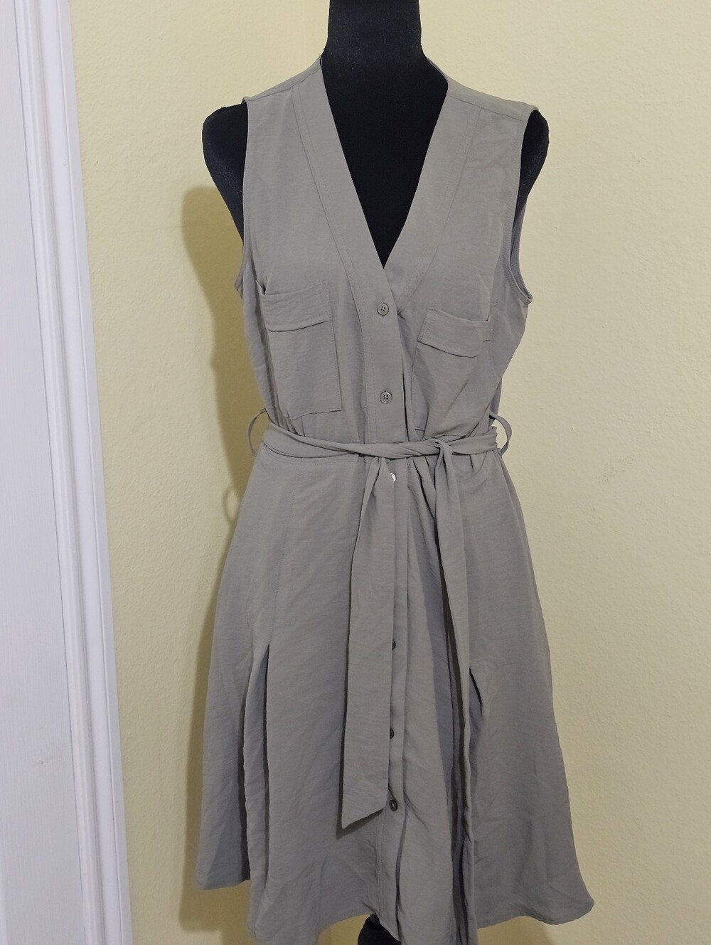 DKNY Sleeveless V-Neck Belted Midi Dress - Gray